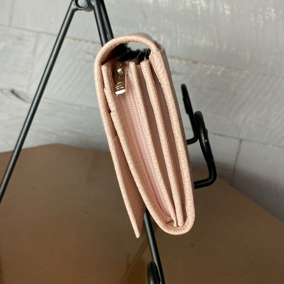 Like new Longchamp pale pink leather wallet - Picture 5 of 9